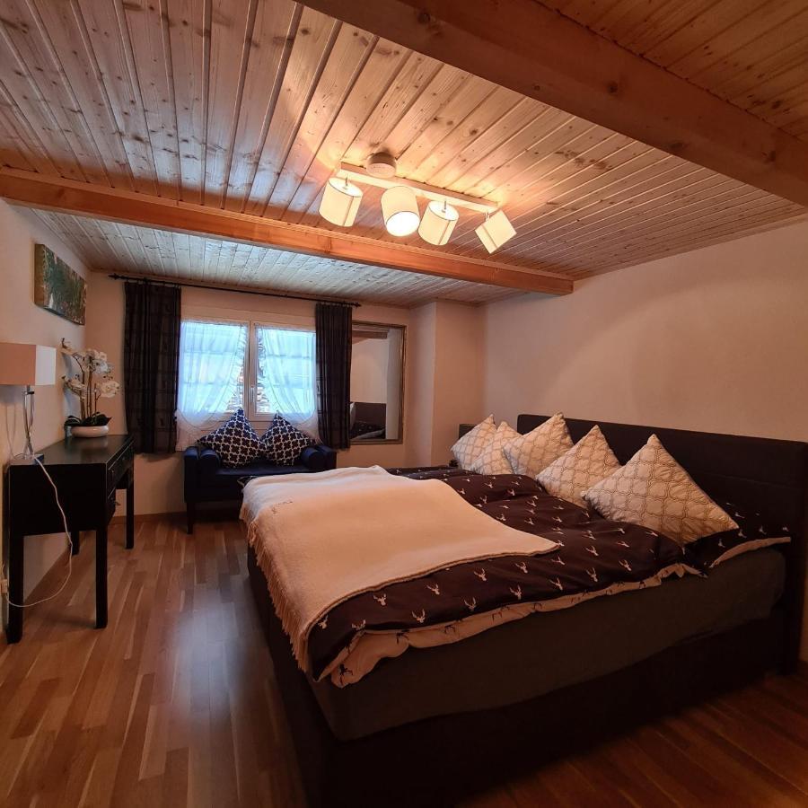Chesa Prema Bed & Breakfast - Restaurant ดิเซนทิส ภายนอก รูปภาพ
