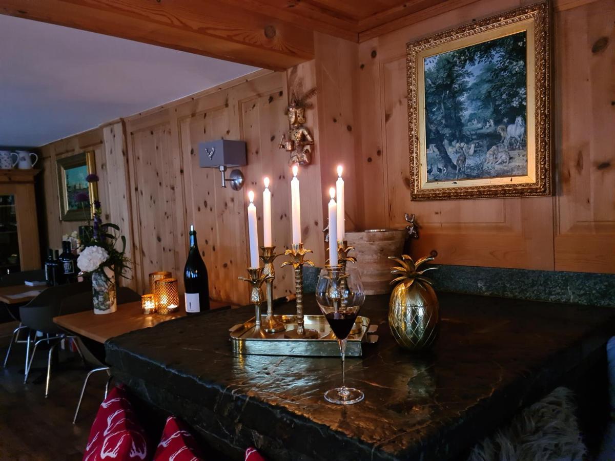 Chesa Prema Bed & Breakfast - Restaurant ดิเซนทิส ภายนอก รูปภาพ