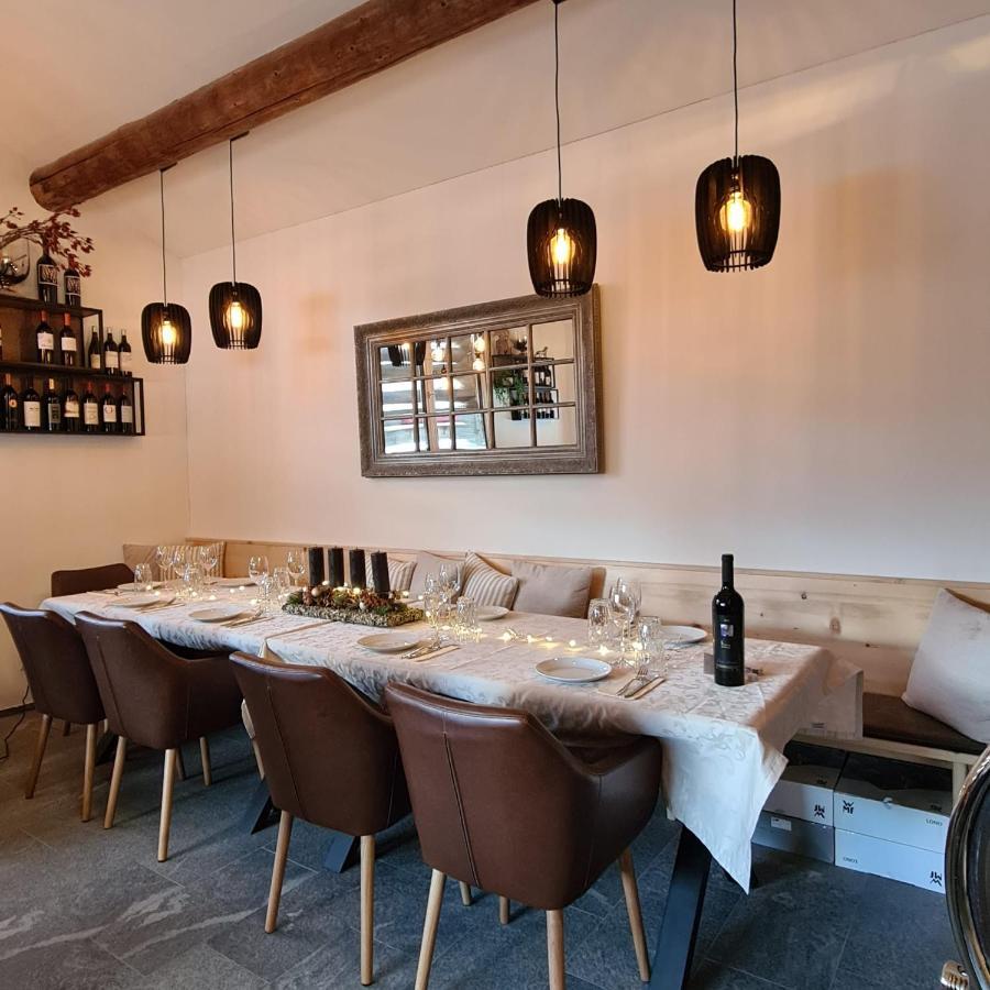 Chesa Prema Bed & Breakfast - Restaurant ดิเซนทิส ภายนอก รูปภาพ